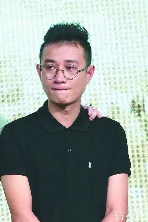 文章又哭了,这回算是正式贴上了“哭男”新标签! 文章又哭了,这回算是正式贴上了“哭男”新标签!