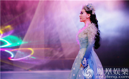 谭晶诠释“破界之恋”“冰雪女王”造型美出新高度