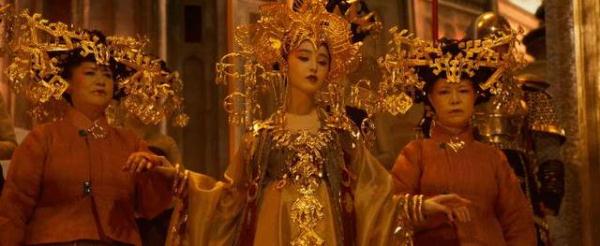 无论发型服饰范爷的妲己输给了10年前的自己