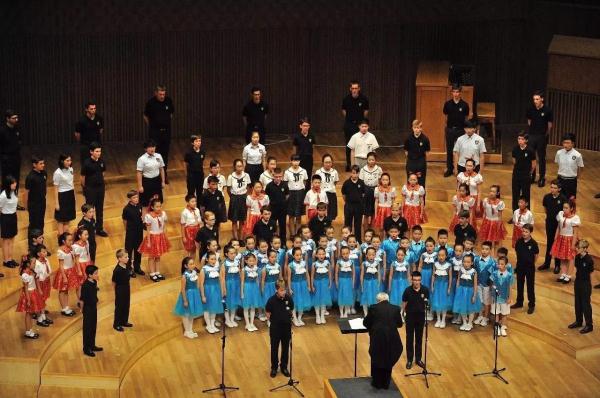 巴黎童声合唱团,天籁之声响彻冰城!