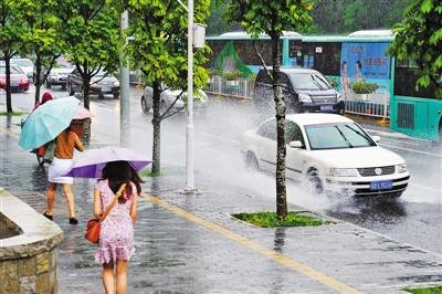 开车时遭雷击，他做了一件事让全家平安