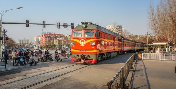 南京要限牌、限号、限行了?回应:拟研究可行性 南京要限牌、限号、限行了?回应:拟研究可行性