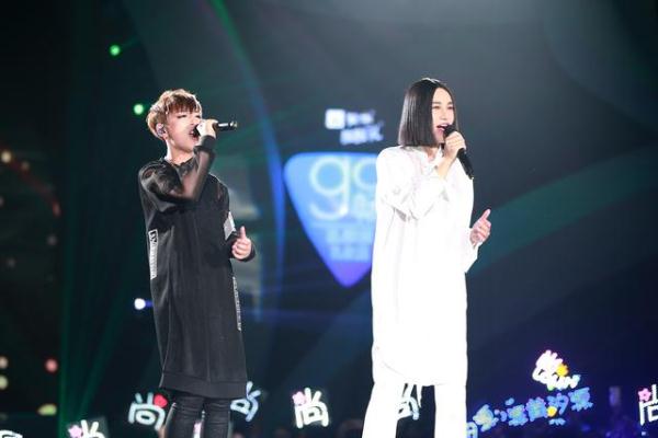 尚雯婕重返超女舞台 女伯乐赏识王金金