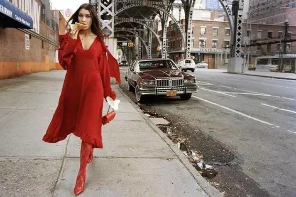 姑娘,这些颜色穿在你身上就是不好看啊!