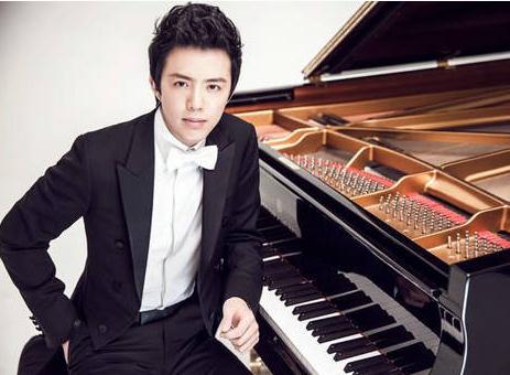 李云迪疑与女友分手:李云迪删除三年前示爱微