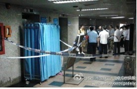 电梯故障发生意外惨剧：“跳就跳呗”说完，90后情侣坠入电梯井身亡！