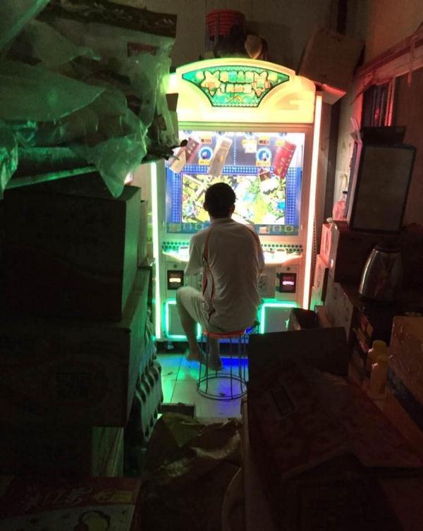 生产iPhone7的年轻人:为多加班把女孩介绍给上