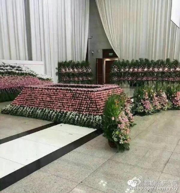 乔任梁追悼会今早举行 李易峰井柏然赵丽颖到