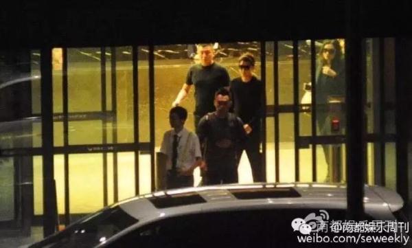 乔任梁追悼会今早举行 李易峰井柏然赵丽颖到