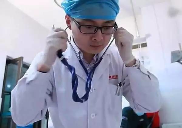 我爷爷已经被医生判死刑了,大概活不过今天,我