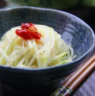 别的女人靠美图软件晒朋友圈的时候,我能做些