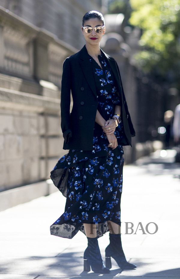 我就随便穿件衣服上班,怎么大家都说看起来好