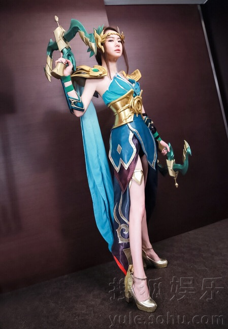 戚薇李承铉大玩cosplay网友：网瘾夫妇城会玩