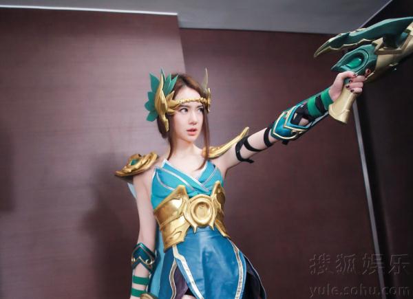 戚薇李承铉大玩cosplay网友：网瘾夫妇城会玩