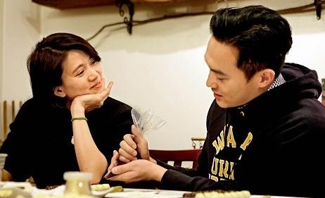 袁咏仪怀二胎 张智霖幽默回应:我四个月,她两个月