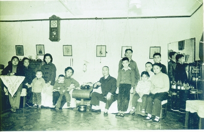 跬步千里长，艺德传家久——“京剧谭门”的时代留影