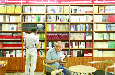 24小时书店：以文化情怀为阅读“燃灯”