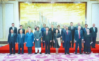 习近平和彭丽媛欢迎出席首届中国国际进口博览会的各国贵宾 习近平和彭丽媛欢迎出席首届中国国际进口博览会的各国贵宾