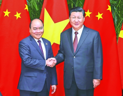 习近平会见越南总理阮春福