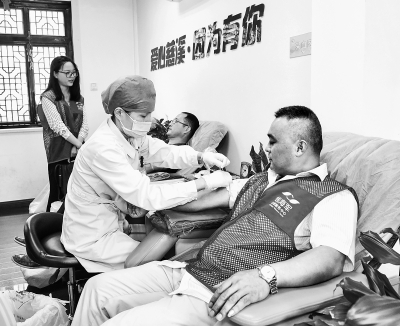 《中华人民共和国献血法》实施20周年——覆盖城乡的血站服务体系已建成