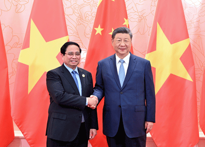 习近平会见越南总理范明政