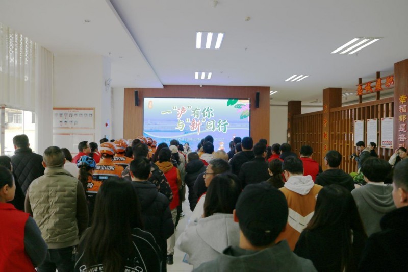 “一‘泸’有你·与‘新’同行”：泸西干部职工的一日“新”体验