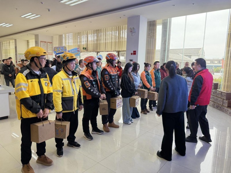 “一‘泸’有你·与‘新’同行”：泸西干部职工的一日“新”体验