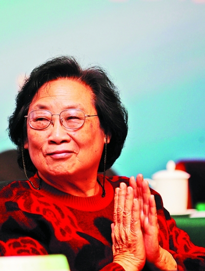 中国女科学家屠呦呦获诺贝尔生理学或医学奖