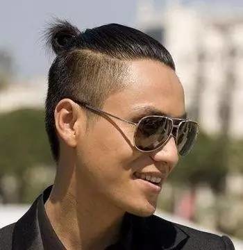 樊阿然 只看ta   陈坤这张好像黑帮老大,男生扎起丸子头竟可以改变