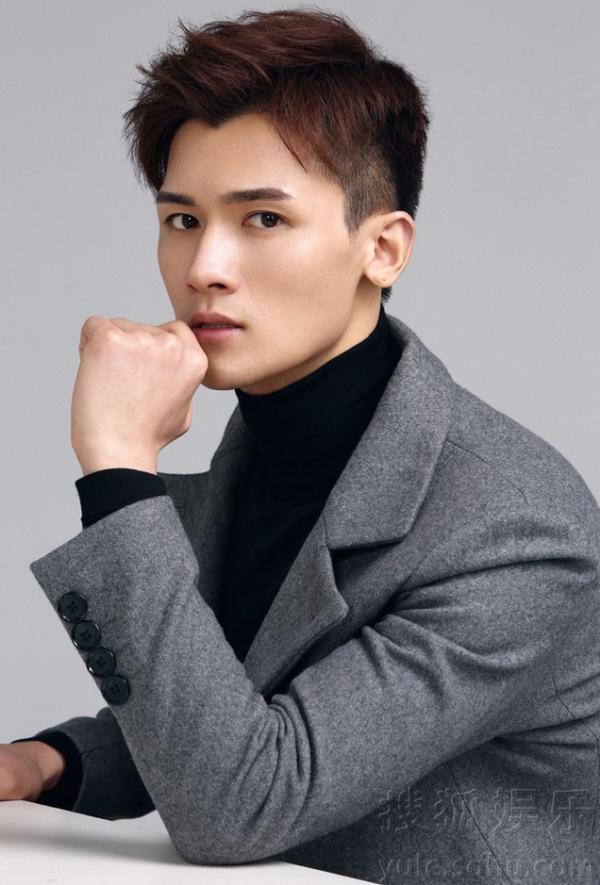 气质男演员照片 2542426066052036640.jpg