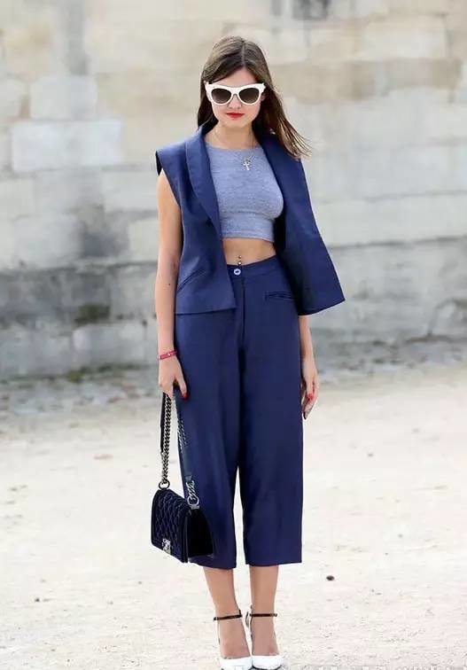 怎么搭配衣服女时尚 3078695168227589543.jpg