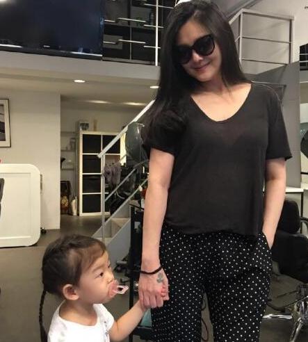 大s汪小菲儿子女儿照片 6097243824507040312.jpg