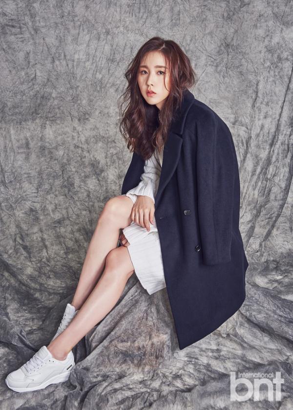 简美妍最新时尚写真公开 优雅大气美貌迷人