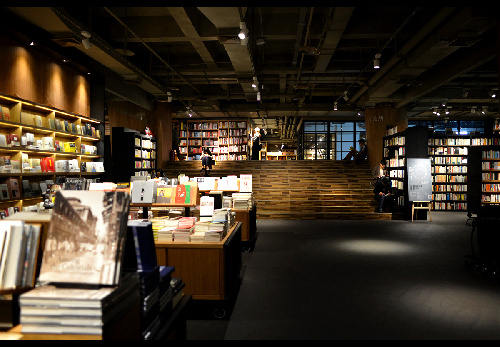 温暖的书店是"城市之光"