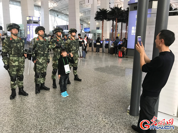 视频：用青春守护南粤空港 看武警白云机场中队硬汉们的日常