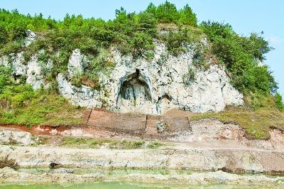 贵州古人类研究的里程碑——牛坡洞遗址考古发现纪实