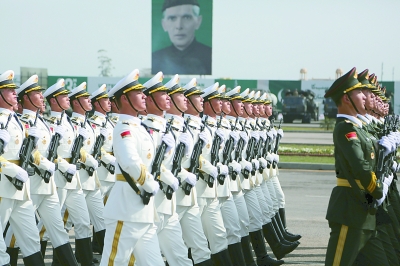 中国人民解放军三军仪仗队首次亮相“巴基斯坦日”阅兵彩排