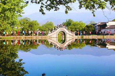 安徽黄山吸引全国各地游客观光休闲