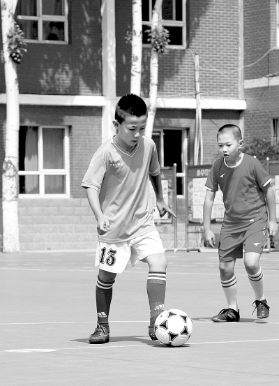 足球伴童年