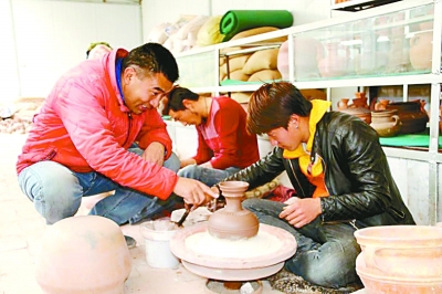 藏红陶：跨越沧桑的文化瑰宝