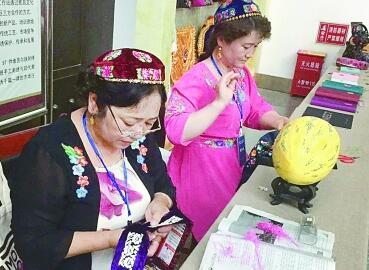 新疆哈密传统工艺工作站让古老刺绣焕发新生
