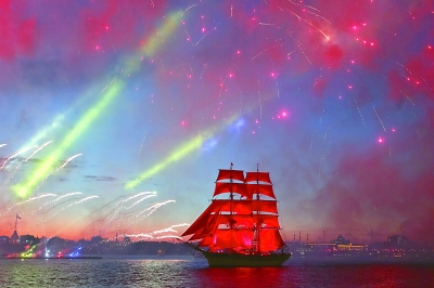 圣彼得堡“红帆节”庆祝中学生毕业