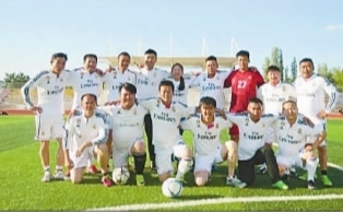 是队友，更是兄弟——新疆塔城多民族足球队在拼搏汗水中增进民族团结