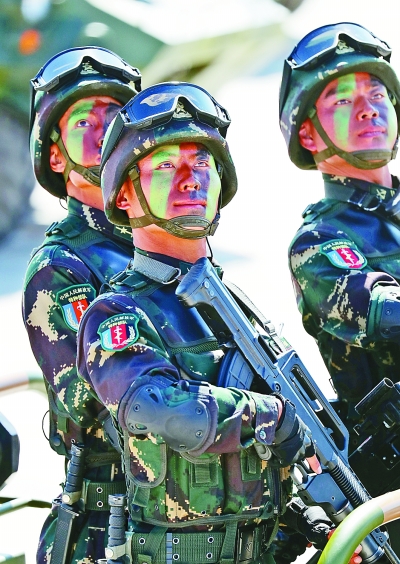 特种兵方队新华社记者 庞兴雷摄