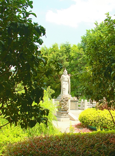 78岁老人建了座乡村公园 78岁老人建了座乡村公园