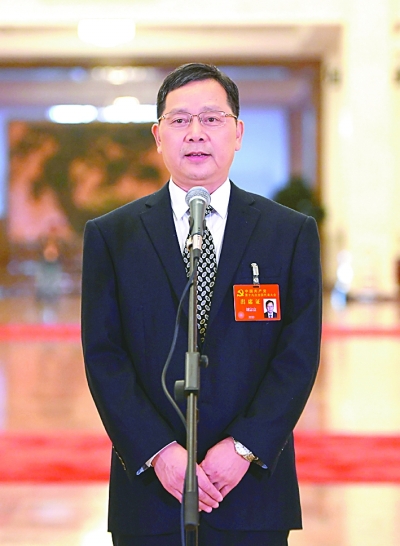 刘宗富代表（中国华能集团公司北京热电厂党委书记）：为实现北京蓝天计划贡献新力量