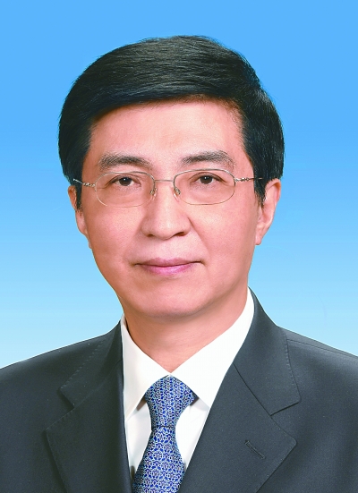 王沪宁同志简历