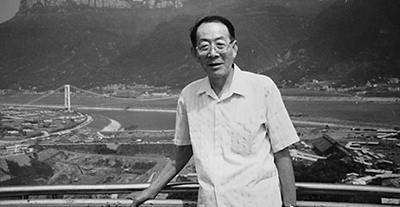 褚斌杰：坚持中国文学本位立场