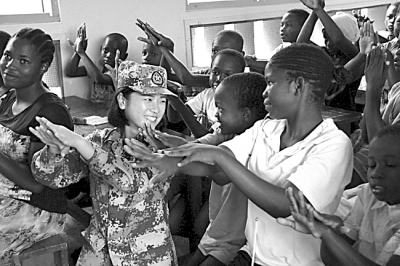 “中国你好！”——跟随和平方舟医院船官兵走进坦桑尼亚孤儿院