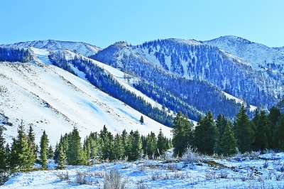 新疆巴里坤哈萨克自治县东天山美景如画